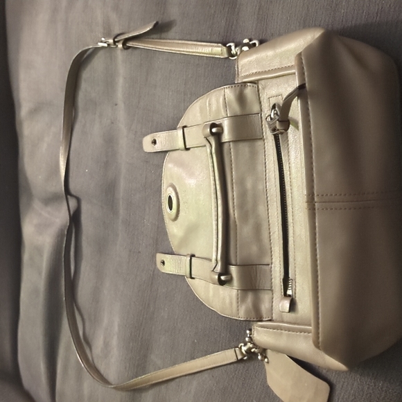 Coach - Picture 5 of 7